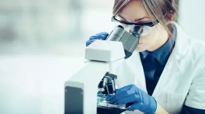 Google a inventat un microscop care depistează cancerul