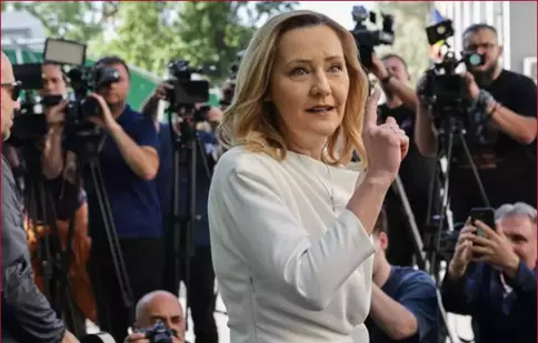 Cine este și cu ce se ocupă soțul Elenei Lasconi. Ea și Cătălin s-au căsătorit în straie populare
